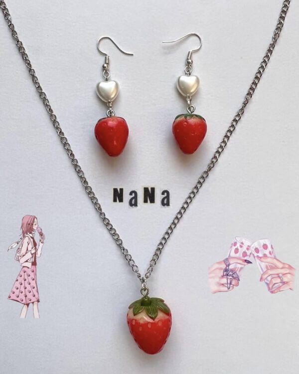 Strawberry earrings with hearts